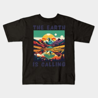 The earth is calling Kids T-Shirt